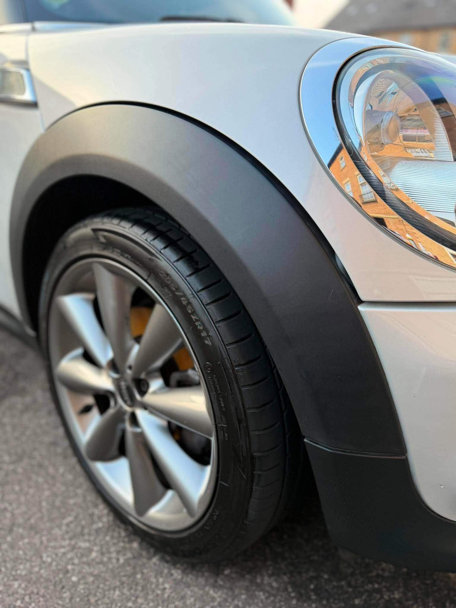 Detailed Mini wheel arch, tyre and headlight finish